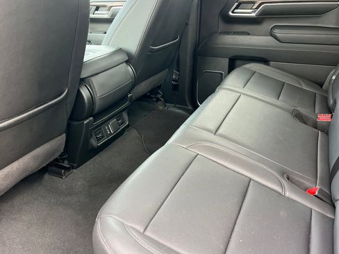 Used 2024 GMC Sierra 1500 SLT image 14