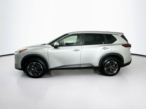 Used 2024 Nissan Rogue SV FWD image 4