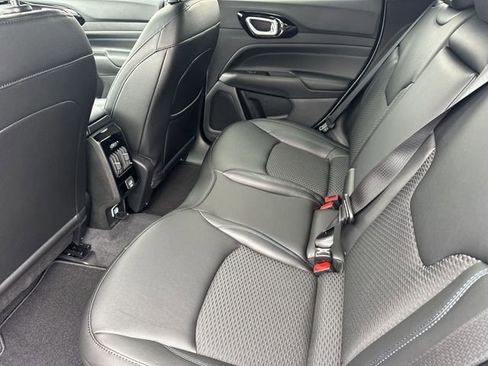 New 2026 Jeep Compass Latitude image 20