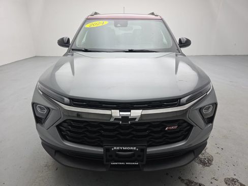 Used 2024 Chevrolet TrailBlazer RS w/ Convenience Package AWD/4WD image 3