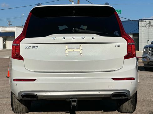 Used 2017 Volvo XC90 T5 Momentum w/ Vision Package image 6