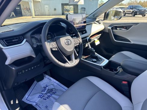 New 2025 Toyota RAV4 Limited w/ Advanced Technology Package AWD/4WD image 15