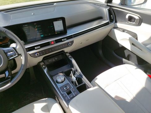 New 2025 Kia Sorento EX w/ EX Panoramic Sunroof Package image 17