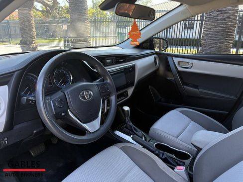 Used 2017 Toyota Corolla LE FWD image 13