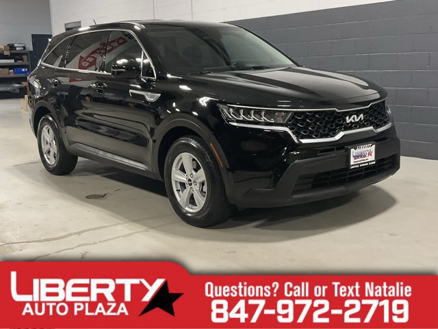 Used 2023 Kia Sorento LX FWD image 1