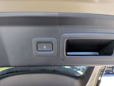 Used 2025 MAZDA CX-30 Carbon image 42