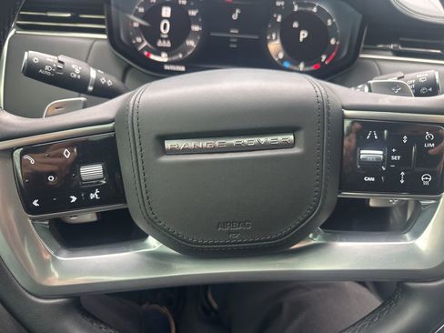 Used 2023 Land Rover Range Rover SE image 24