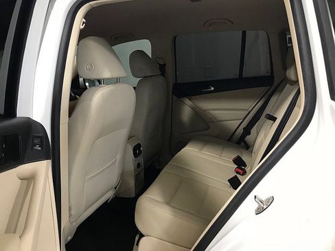 Used 2017 Volkswagen Tiguan S image 19