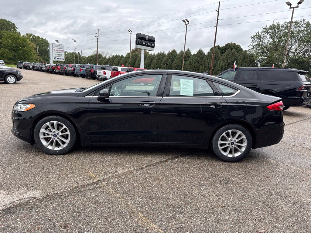 Used 2020 Ford Fusion SE FWD image 6