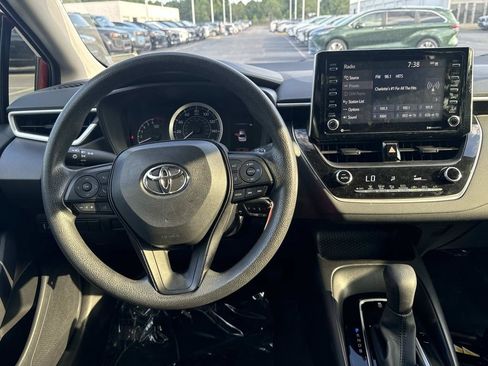 Used 2021 Toyota Corolla LE FWD image 17