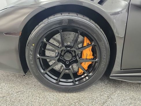 Used 2015 Lamborghini Huracan LP 610-4 AWD/4WD image 14