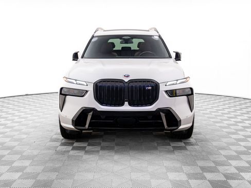 Used 2023 BMW X7 M60i w/ Executive Package image 9