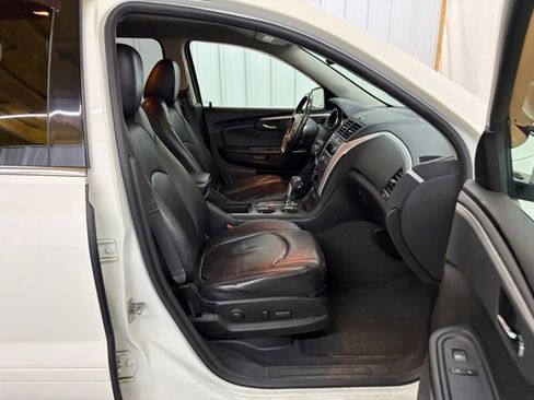 Used 2012 Chevrolet Traverse LT FWD image 23