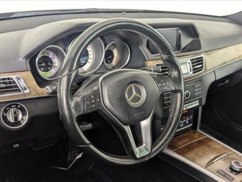 Used 2016 Mercedes-Benz E 350 Sedan w/ Premium Package image 26
