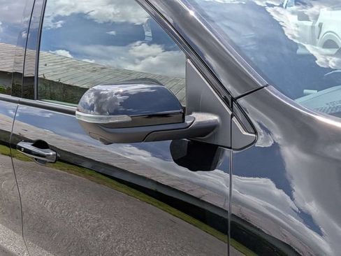 Used 2025 GMC Acadia AT4 AWD/4WD image 9