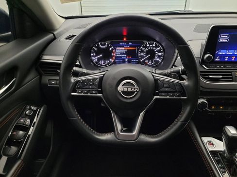 Used 2023 Nissan Altima 2.5 SR FWD image 22