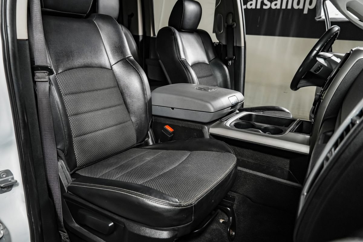 Used 2017 RAM 1500 SLT RWD image 30
