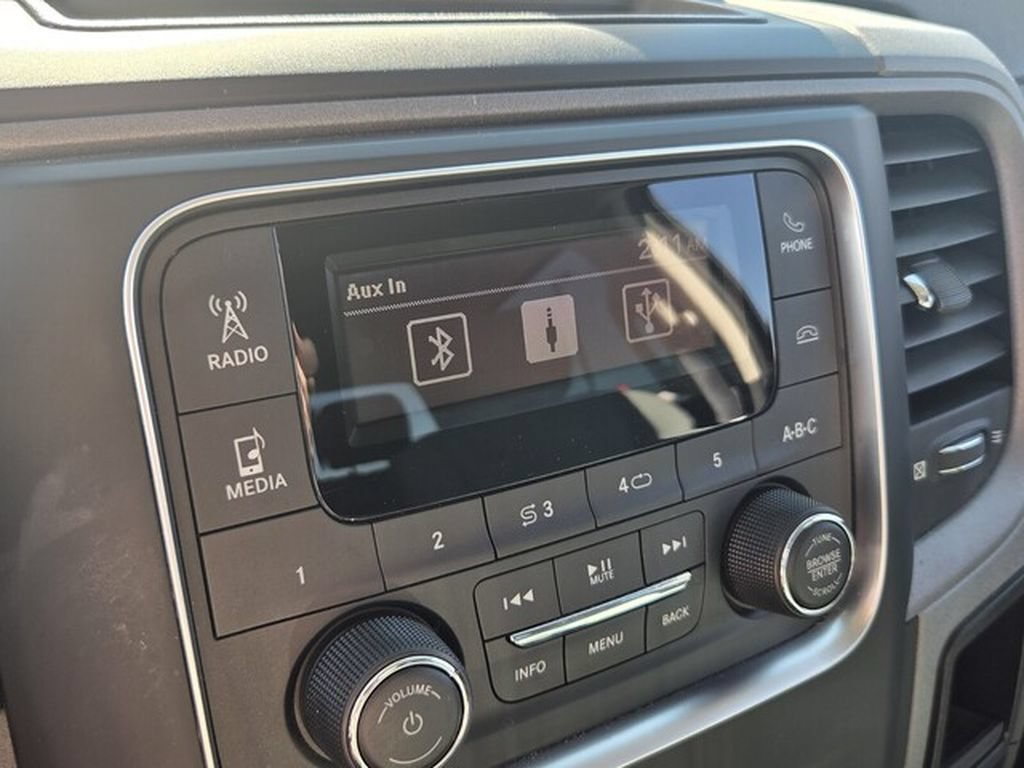 Used 2016 RAM 3500 Tradesman w/ Chrome Appearance Group RWD image 21