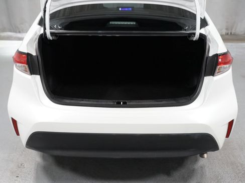 Used 2024 Toyota Corolla LE FWD image 31