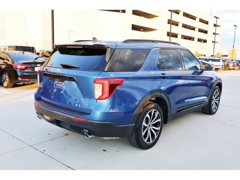 Used 2023 Ford Explorer ST-Line w/ Class IV Trailer Tow Package image 8