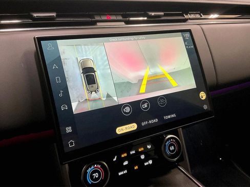 Used 2023 Land Rover Range Rover SE image 25