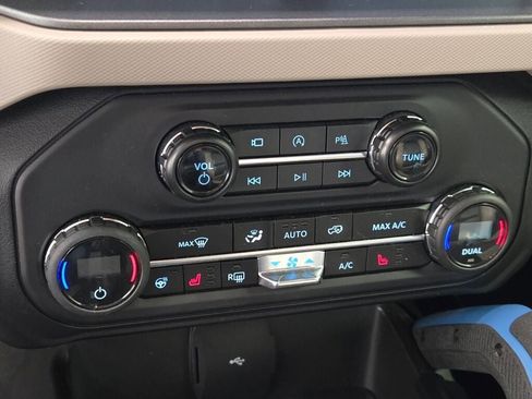 Used 2024 Ford Bronco Wildtrak image 30