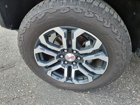 Used 2024 GMC Canyon AT4 w/ AT4 Premium Package image 13