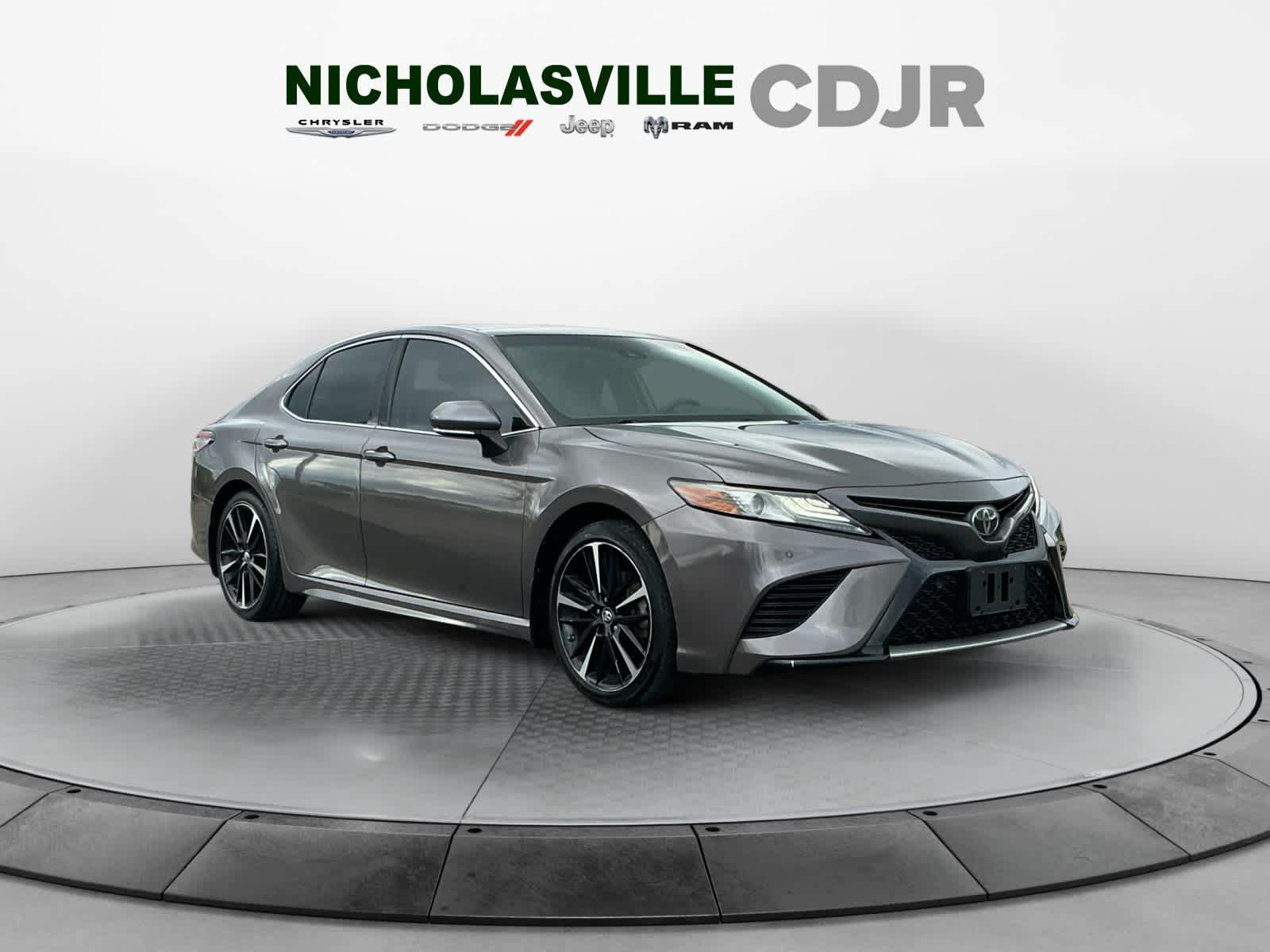 Used 2018 Toyota Camry XSE FWD image 7