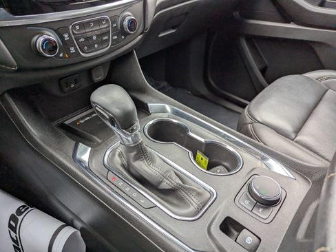 Certified 2023 Chevrolet Traverse LT w/ Rear Camera Mirror Package image 27