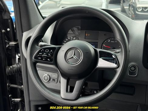 Used 2019 Mercedes-Benz Sprinter 2500 image 14