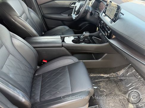 Used 2023 Nissan Rogue Platinum image 33