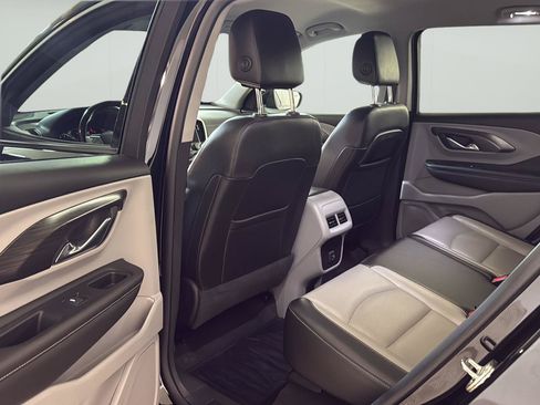 Used 2022 GMC Terrain SLT w/ Infotainment Package II AWD/4WD image 10