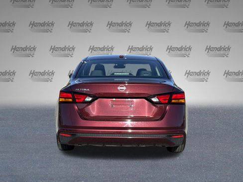 Used 2025 Nissan Altima 2.5 SV image 8