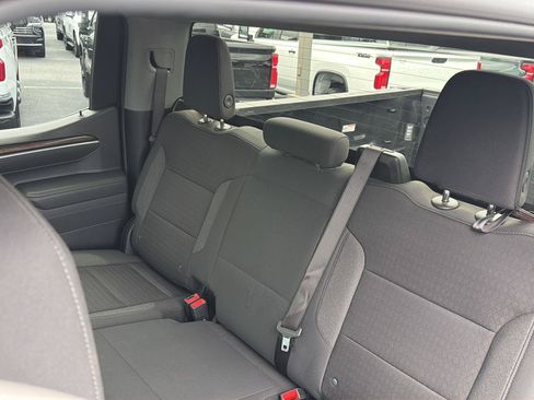 Certified 2025 Chevrolet Silverado 1500 LT AWD/4WD image 32