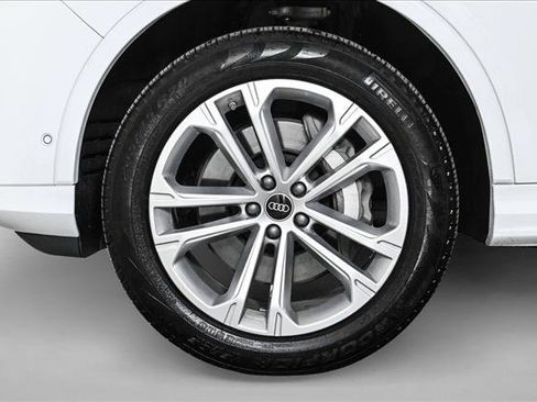 Certified 2025 Audi Q7 3.0T Premium Plus image 26