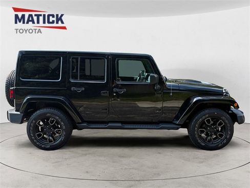 Used 2018 Jeep Wrangler Unlimited Sahara image 8
