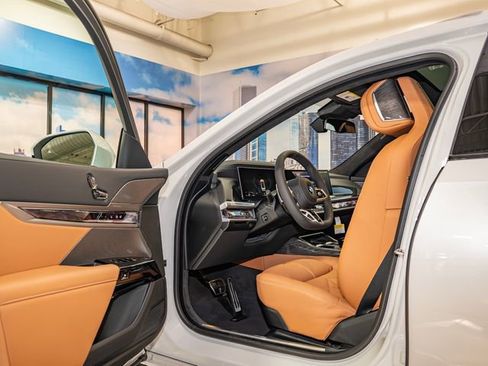 New 2026 BMW 740i xDrive image 13