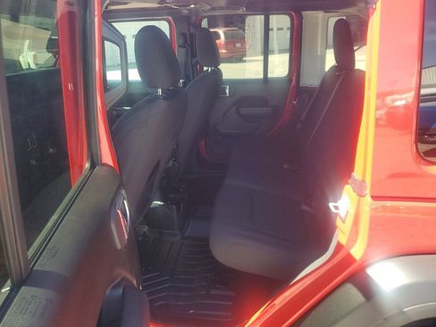 Used 2022 Jeep Wrangler Unlimited Sport w/ Sun And Sound Package image 10