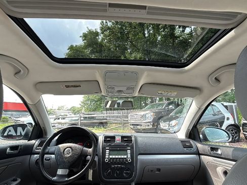 Used 2009 Volkswagen Jetta SE FWD image 24