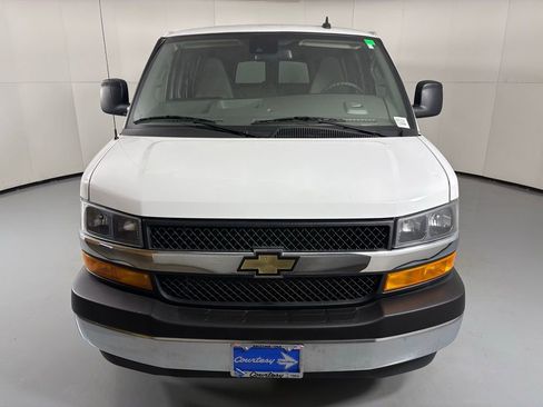 Used 2023 Chevrolet Express 3500 LT w/ LT Preferred Equipment Group RWD image 4