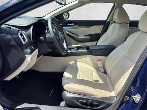 Used 2019 Nissan Maxima 3.5 SV w/ Floor Mat Group FWD image 10
