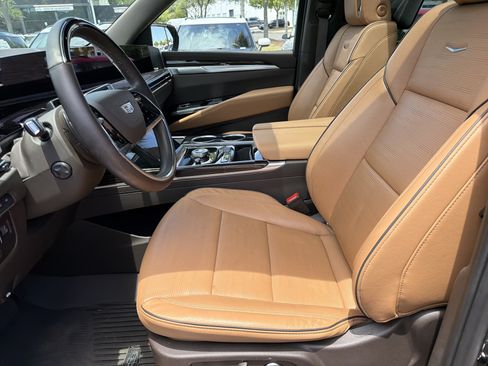 Used 2025 Cadillac Escalade Premium Luxury w/ Touring Package AWD/4WD image 16