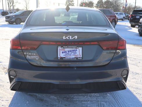 Used 2023 Kia Forte LXS image 7
