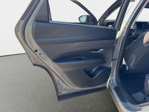 Used 2025 Hyundai Tucson SEL AWD/4WD image 16