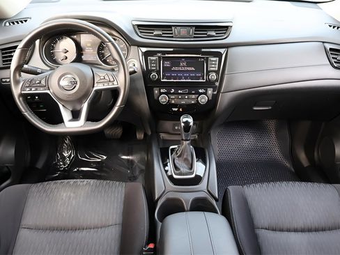 Used 2019 Nissan Rogue SV image 14