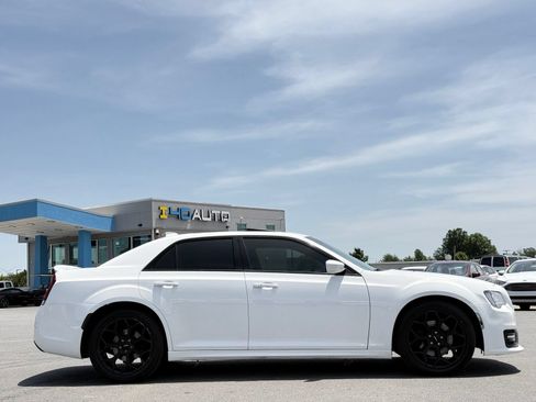 Used 2019 Chrysler 300 S w/ S Model Appearance Package RWD image 7