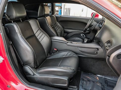 Used 2015 Dodge Challenger SRT w/ Technology Group image 36