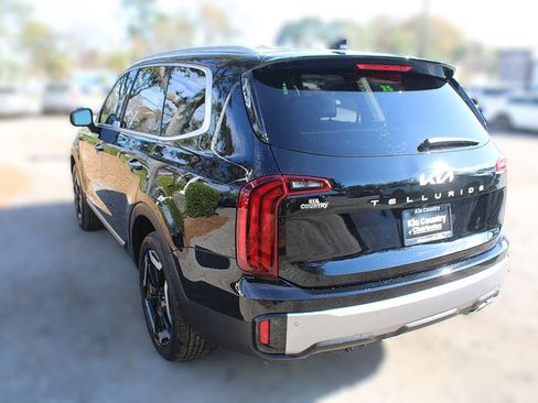 Used 2025 Kia Telluride S image 13