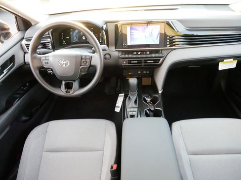 Certified 2025 Toyota Camry LE image 10