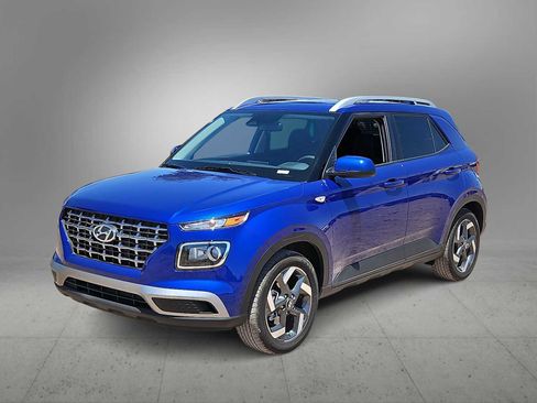 Certified 2026 Hyundai Venue SEL FWD image 4